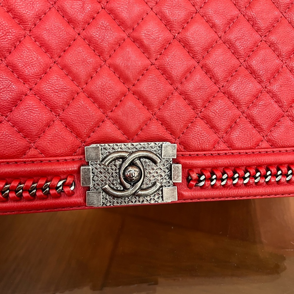 CHANEL Red Quilted Top-Handle Satchel with Chain Trim - Picture 3 of 7